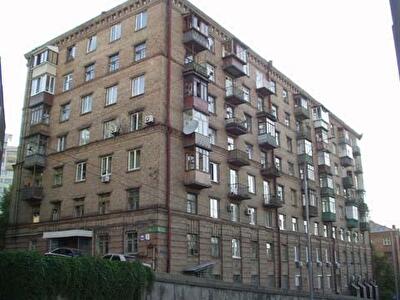 Леси Украинки бул., 8