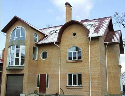 Лисичанская ул., 35
