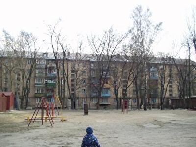 Краснопільська вул., 15