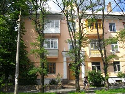 Дружбы Народов бул., 32Б