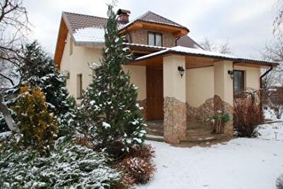 Броварской район, с. Рожны, Травнева ул., 2