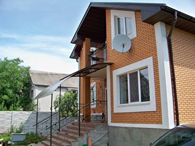 Киево-Святошинский район, с. Софиевская Борщаговка, Набережная ул., 32