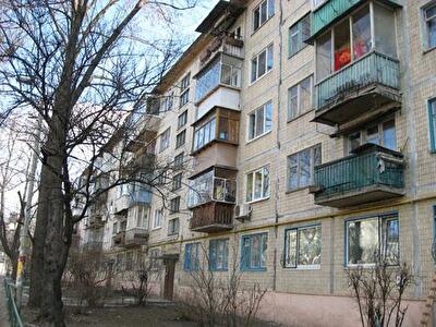 Братіславська вул., 6