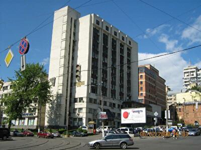 Дмитрівська вул., 18/24