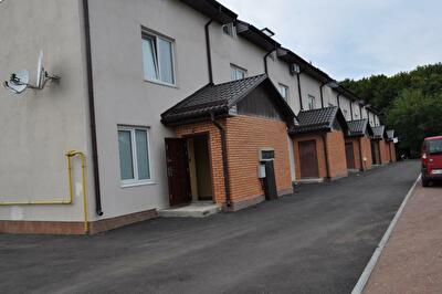 Києво-Святошинський район, с. Гатне, Абрикосовий пров., 9