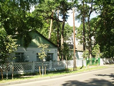 Львовская ул., 18