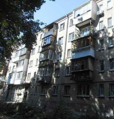 Лаврська вул., 16Б