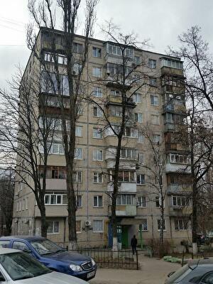 Київ, Ушинського вул., 8