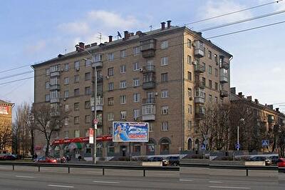 Дружби Народів бул., 32А