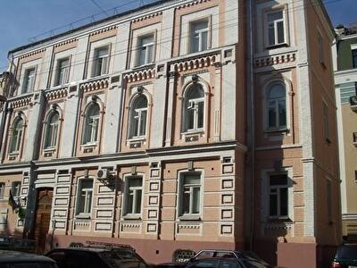 Рейтарська вул., 6А