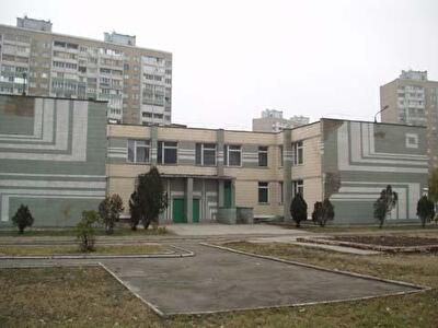 Киев, Каштановая ул., 12