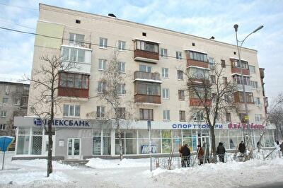 Верховного Совета бул., 33/1