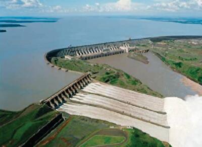 Вперед у минуле: чи потрібні Україні нові великі греблі