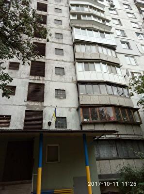 Волгоградська вул., 27