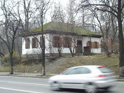 Вишгородська вул., 5