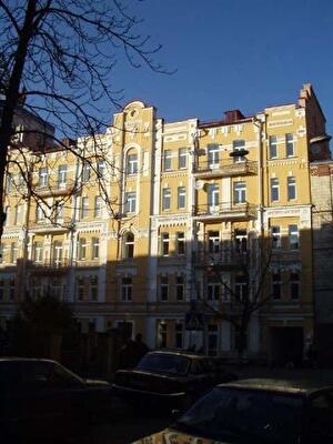 Велика Житомирська вул., 18А