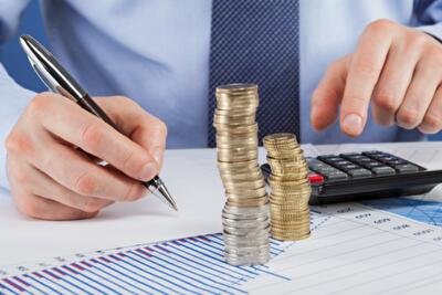 Сколько зарабатывают украинцы: как росли средние зарплаты и цены в Украине