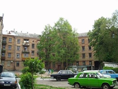 Киев, Мартиросяна ул., 1/8