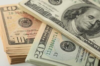 Почему падает нацвалюта и дорожает доллар