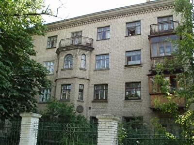Строителей ул., 33