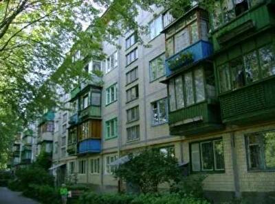 Київ, Салютна вул., 25