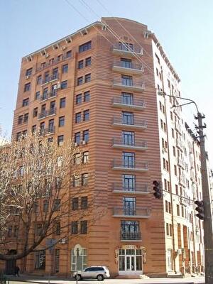 Киев, Печерский спуск, 13А