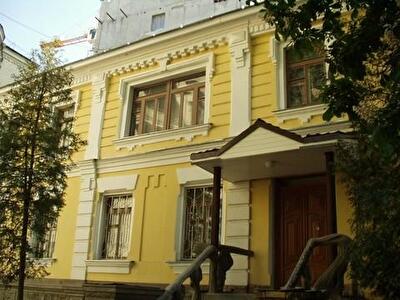 Киев, Рейтарская ул., 32Б