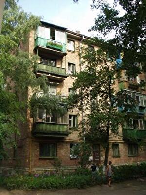 Киев, Привокзальная ул., 10/1