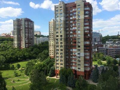Київ, Старонаводницька вул., 4А