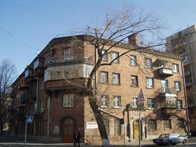 Киев, Почайнинская ул., 45/48