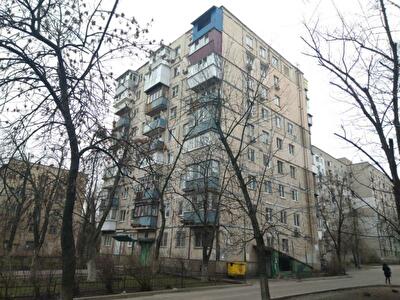 Пражская ул., 32