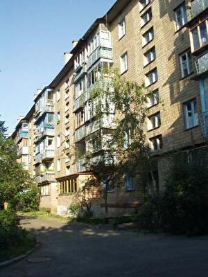 Київ, Петра Запорожця вул., 11