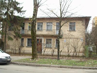 Салютная ул., 40