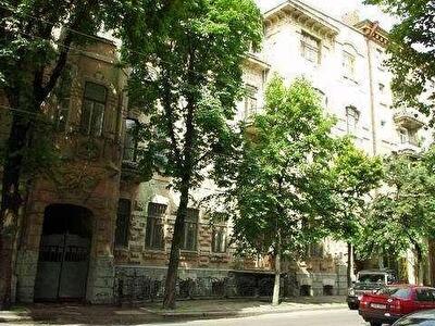 Велика Житомирська вул., 32