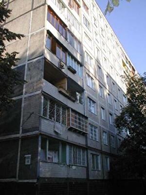Жмеринська вул., 18