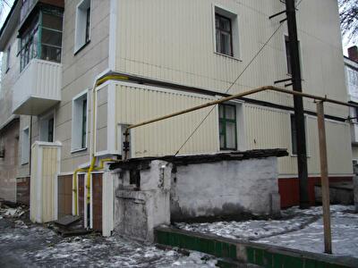 м. Єнакіїве, Ленина просп., 100