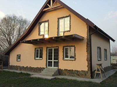 Київська обл., Бориспільський район, м. Бориспіль, Амосова вул., 12