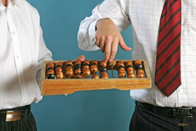 Сколько платят украинцам, кому и где легче найти работу: ситуация на рынке труда