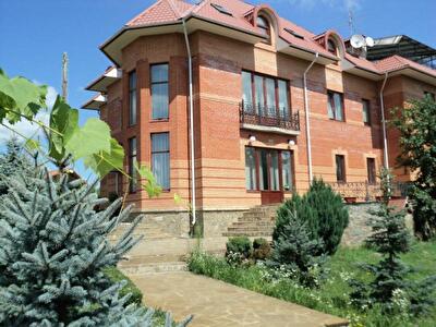 Киево-Святошинский район, г. Боярка, Солнечная ул., 1
