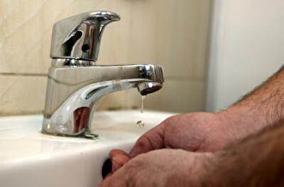 В нескольких микрорайонах Киева отключат воду (адреса)