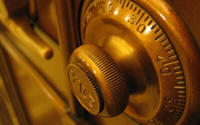 Аренда сейфов в украинских банках подорожает еще на 10-20%