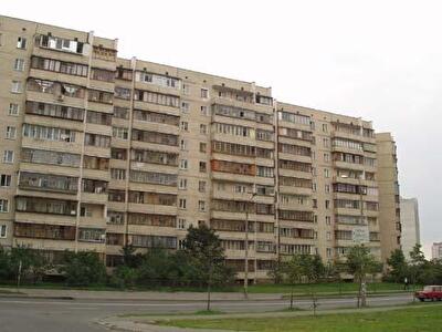 Драгоманова вул., 27