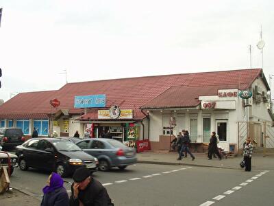 Івана Миколайчука вул., 8