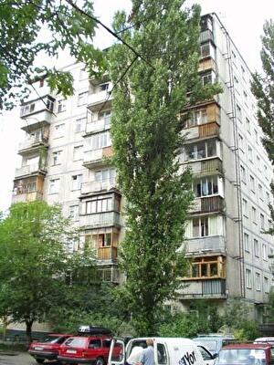 Київ, Івана Миколайчука вул., 7/1