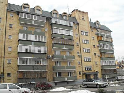 Бучанский район, г. Ирпень, Украинская ул., 82