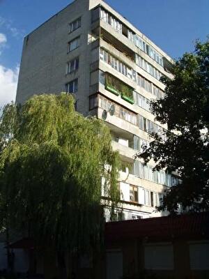 Машинобудівна вул., 27