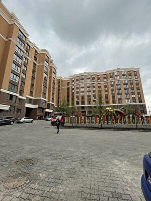 Соборности просп., 1