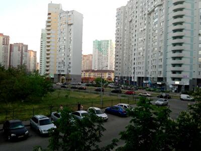 Киев, Бориса Гмыри ул., 3