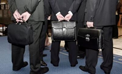 На одну зарплату. Сколько получают чиновники и сколько они хотят для полного счастья