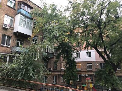 Київ, Іоанна Павла ІІ вул., 7